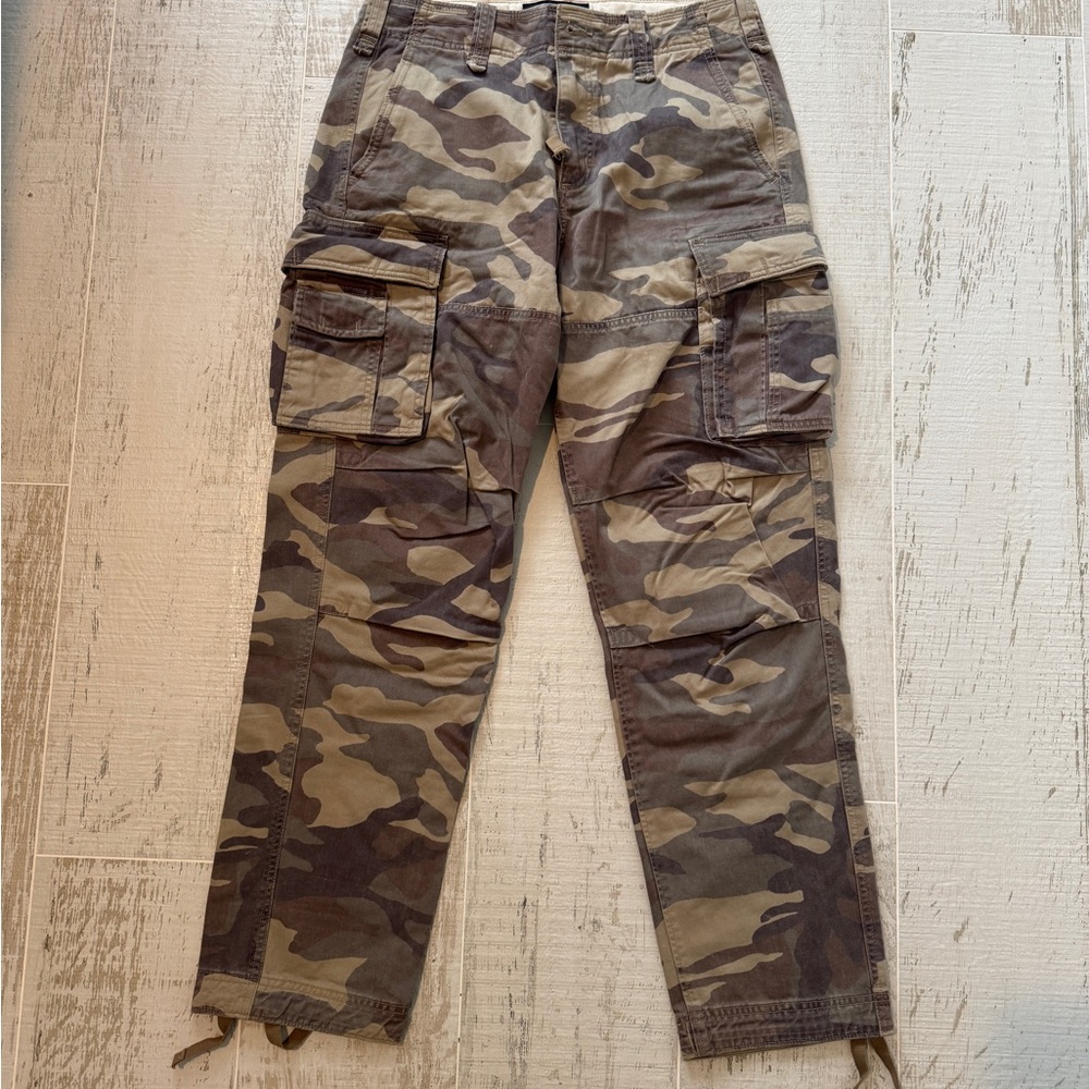 Men's Camouflage Cargo Pants - Picture 2 of 4